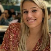 Recentemente laureata in lingue all'università Ca' Foscari, offro lezioni di inglese, francese e spagnolo.